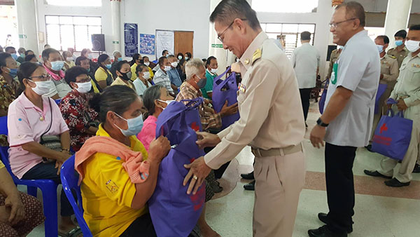 พอ.สว.อุตรดิตถ์และจังหวัด “บำบัดทุกข์ บำรุงสุข สร้างรอยยิ้ม”