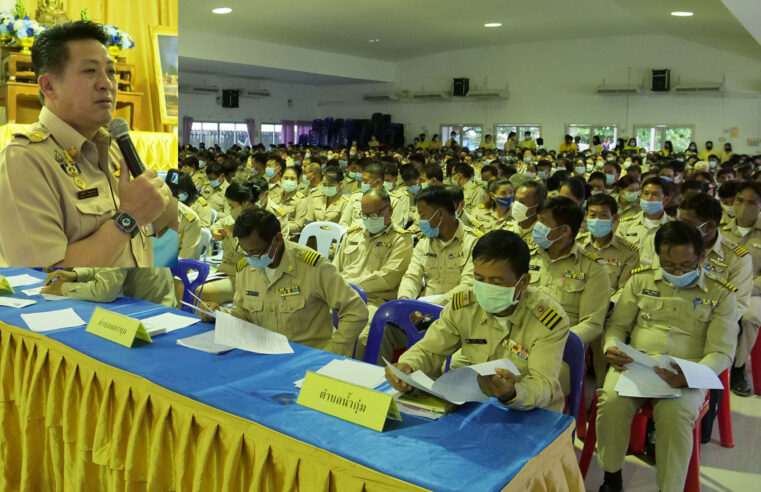 “กำนันนก” ลุยนครไทยพบปะกำนันผู้ใหญ่บ้าน
