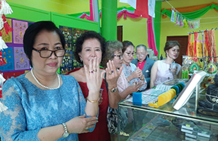 แห่เช่าบูชาหัวนะโมเขาพระทอง เชื่อป้องกันโควิด