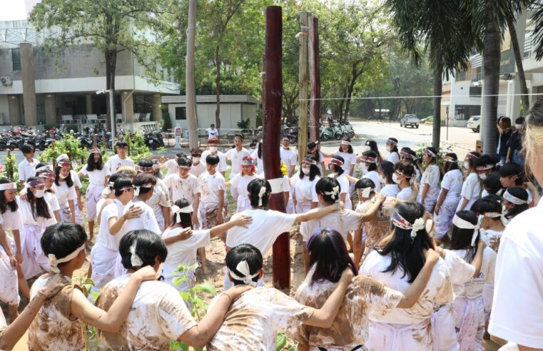 มน.จัดรับน้อง ลงเสาเอก สร้างความรักความสามัคคี