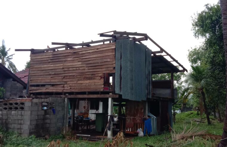 พายุถล่ม 5 อำเภอ บ้านเสียหายกว่า 127 หลังคาเรือน