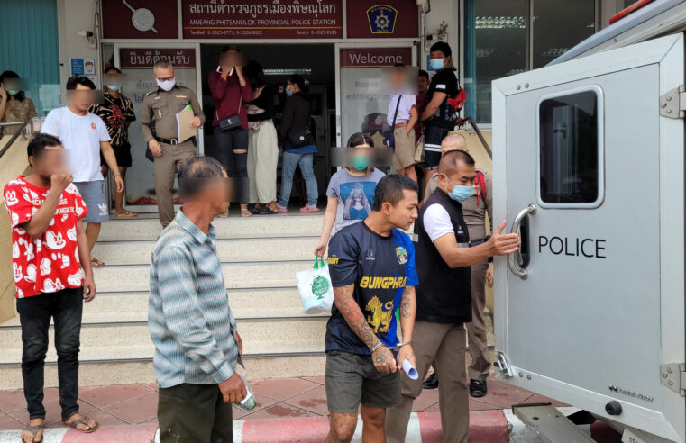 ตร.นำตัวไอ้ตั้ม มือยิง นร.ม.5 ฝากขังศาลจังหวัด