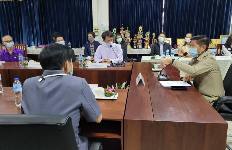 ผู้ว่าฯ ประชุมร่วมกับโรงเรียนถอดบทเรียนเหตุการณ์รุนแรงที่เกิดขึ้น