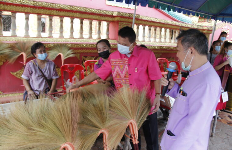 เปิดตลาดสินค้าเกษตรและสินค้า OTOP ของดีอำเภอลับแล