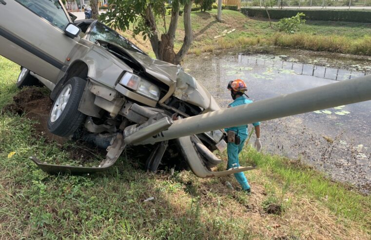 “รังสิมันต์” วูบขับรถตกถนนเสาไฟฟ้าเสียชีวิตคารถ