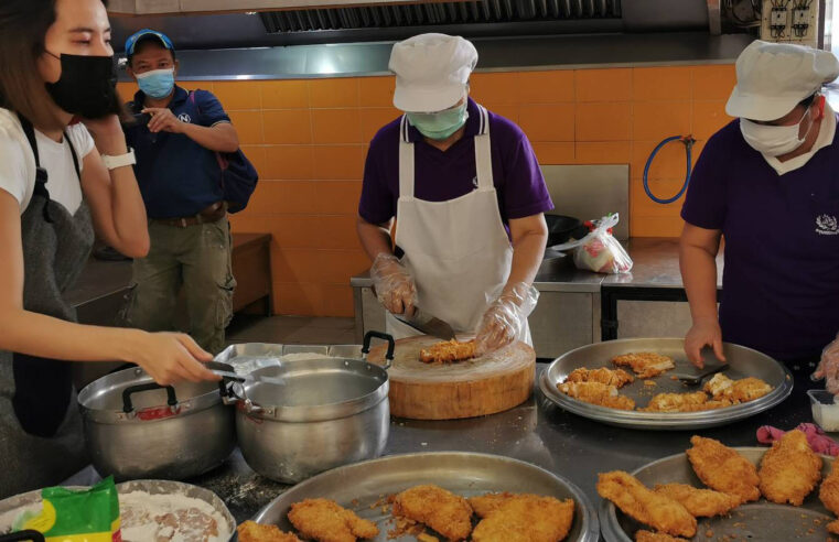 โรงเรียนปรับตัวเปิดครัว “ครูโรจน์” ขายอาหารเดลิเวอรี่