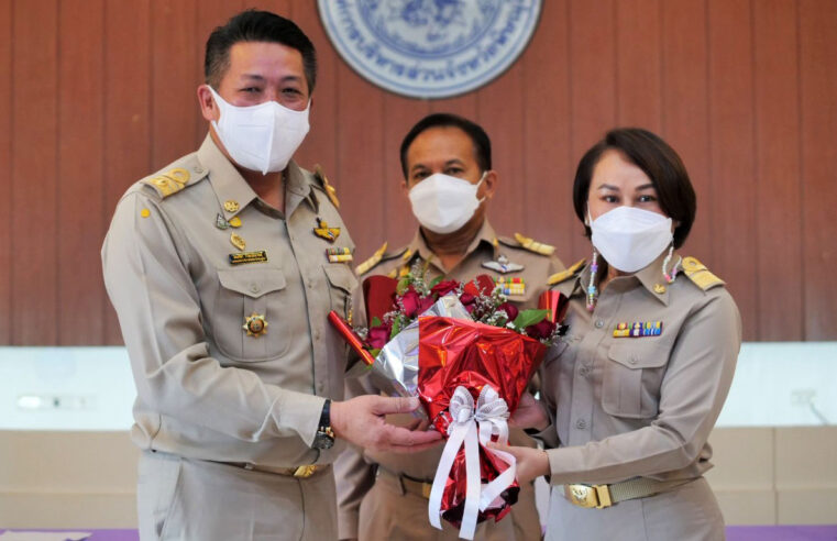 “นายกฯ มนต์ชัย” ให้การต้อนรับข้าราชการโอนย้ายมาใหม่