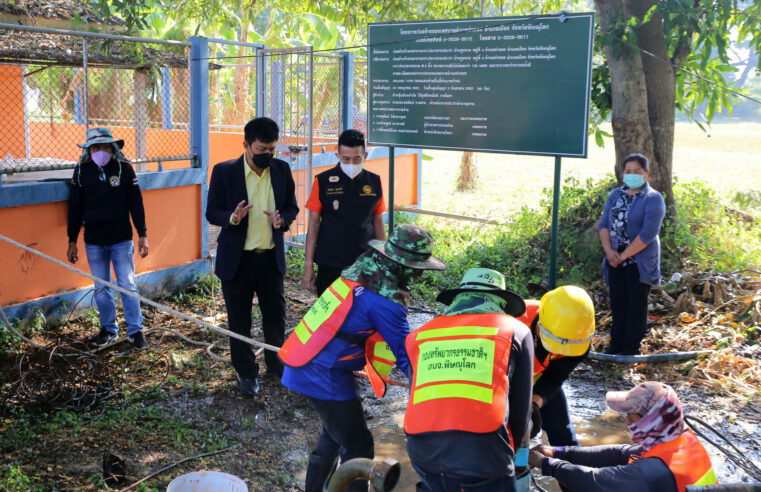 เป่าล้างทำความสะอาดบ่อบาดาลและท่อระบายน้ำเพื่อ ปชช.ต.ท่าทอง