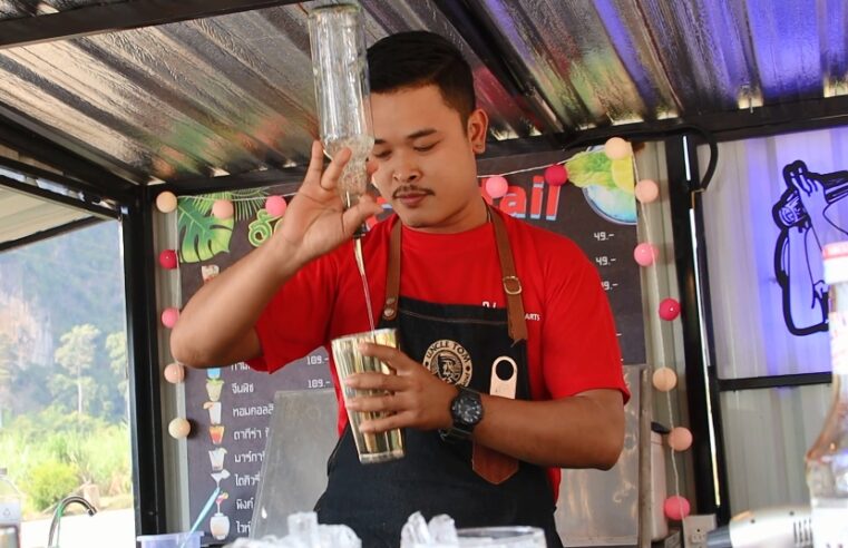 บาร์เทนเดอร์หนุ่มกลับบ้านเปิดร้าน MIX SO 89 ริมทาง