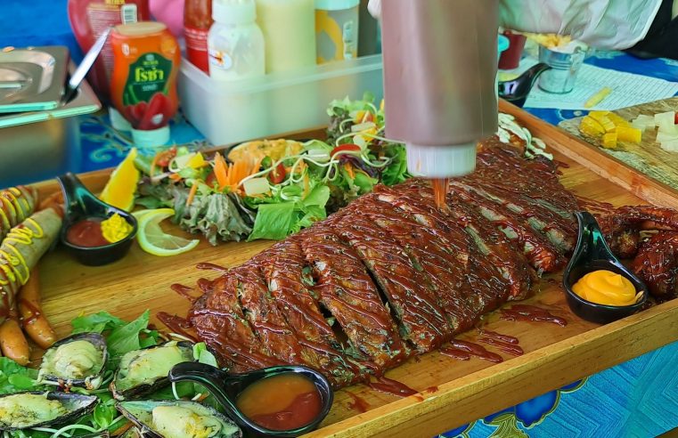 ชวนชิมซี่โครงบาบีคิวซอสฉ่ำเนื้อนุ่มร่อนที่ร้านตัวต่อคาเฟ่