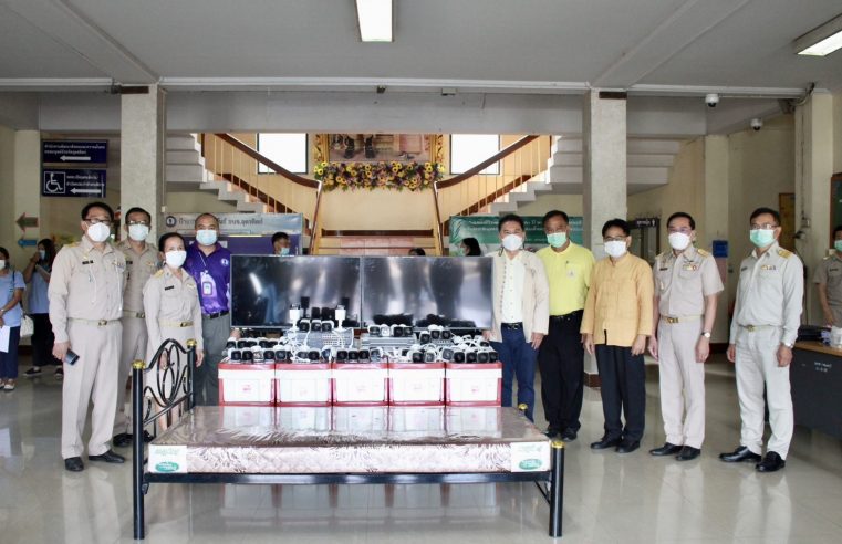 อบจ.อุตรดิตถ์ มอบอุปกรณ์พร้อมครุภัณฑ์