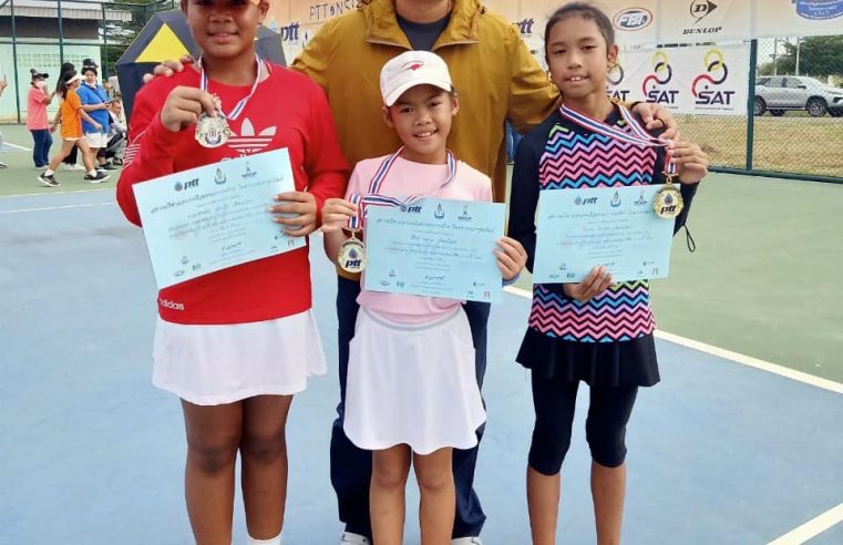 ม้ามืด “ใบบุญ” นักหวดรุ่นจิ๋วคว่ำมือวางอันดับ 1 คว้าแชมป์มาครองให้เมืองสองแคว