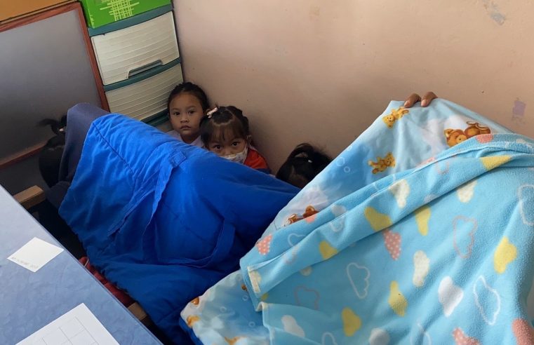 ซ้อมแผนให้เด็กนักเรียนอนุบาลรู้จักหนี – ซ่อน เพื่อหลบภัย