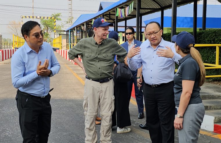 เอกอัครราชทูตสหรัฐอเมริกาฯ ตรวจเยี่ยมโรงงานผลิตอาหารสัตว์