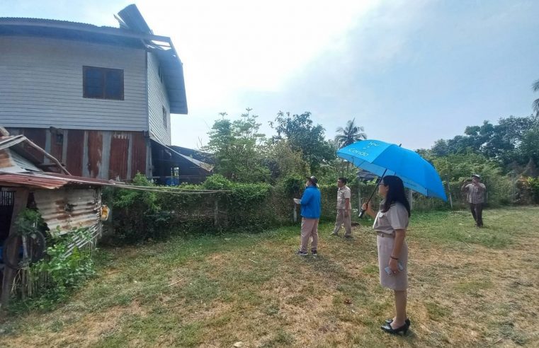 พายุฤดูร้อนพัดบ้านเรือนราษฎรที่เมืองสองแคว