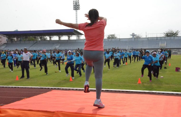 จัดกิจกรรมออกกำลังกายและเล่นกีฬาระดับจังหวัด