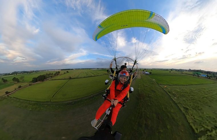 บินพาราเพลนชมวิวท้องทุ่งเมืองสองแควถ่ายภาพแบบชิวๆ